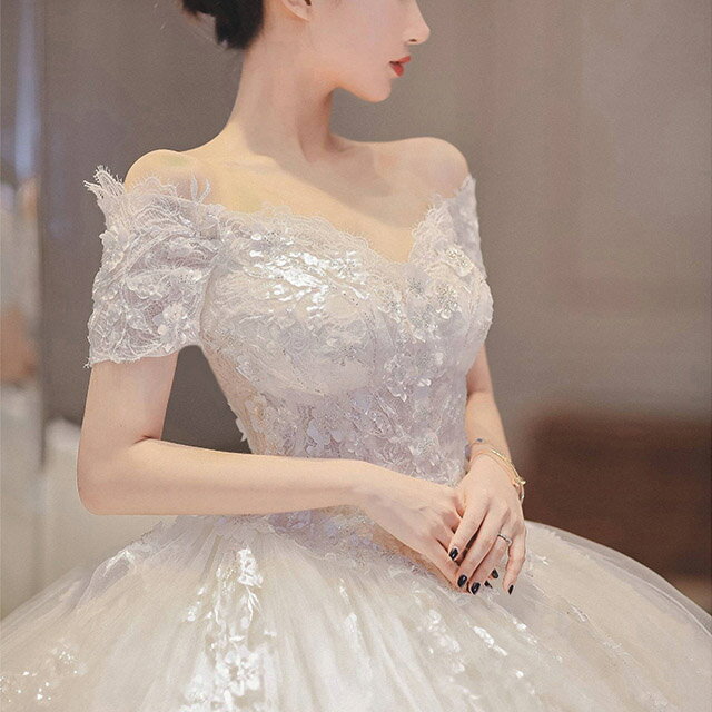 ウェディングドレス オフショルダー トレーンドレス 結婚式ドレス レース チュール 二次会ドレス Vネック ホワイトドレス ロング ブライダルドレス 披露宴 ドレス 編み上げ 送料無料