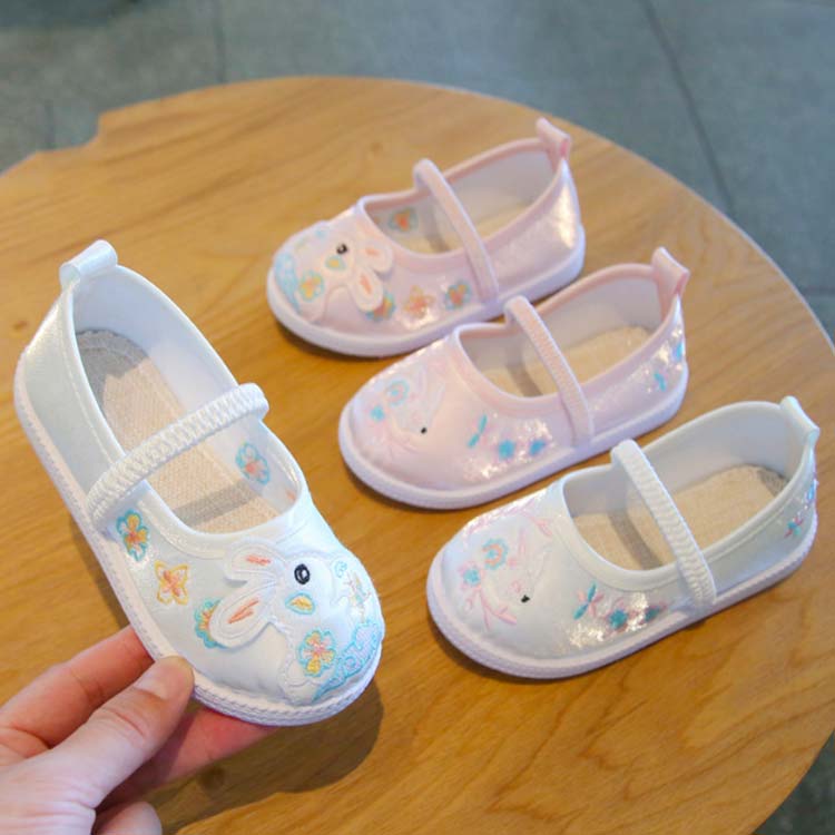Be-RushSHOPのぺたんこ 草履 子供 着物に合う靴 キッズ 七五三 花柄 草履のかわり フラットシューズ 刺? 歩きやすい 七五三 柔らかい スリッポン 子供靴 5歳 3歳 結婚式 7歳 和装 和柄の靴 753 女の子 ウサギの刺繍 かわいい 痛くない 靴 三歳｜アングル3