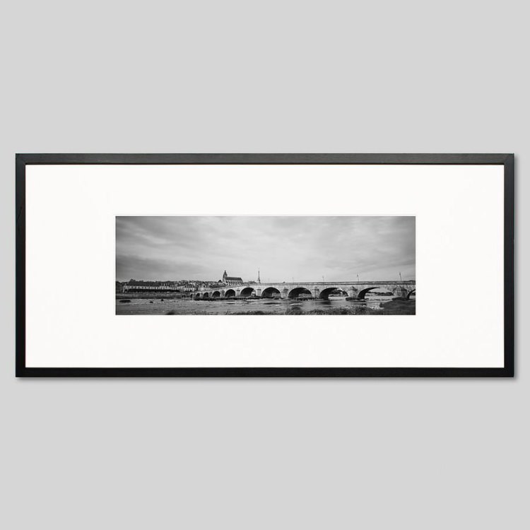 IGREBOW フランス ロワール川 ジャックガブリエル橋とブロアの町並み|アイグレボウ インテリアフォト ピクチャーアート 写真 スタイリッシュ モダン モノクローム モノクロ