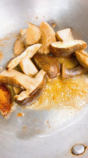 ポルチーニ茸ダイスカット(冷凍)業務用1パック パスタやグラタン、炒めてサラダにのせても美味しいです。高級キノコ パスタソース 高級品 おいしい 香り クリームソース ポルチーニ茸ダイスカット(冷凍)業務用1パック パスタやグラタン、炒めてサラダにのせても美味しいです。高級キノコ パスタソース 高級品 おいしい 香り クリームソース