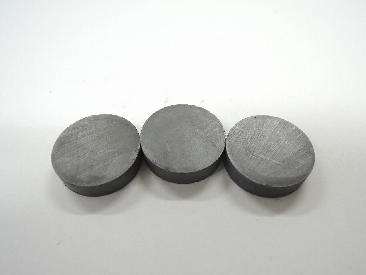 ベスト 丸型強力 マグネット 15×4 (3個入り) 17-13