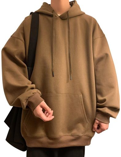 ただ大きいだけではなく、肩の落ち感や袖丈、着丈など程よい抜け感が出るよう、バランスを調整しているためメンズ・レディース共にトレンドを楽しめるアイテムです。 フード付きプルオーバーフーディー。袖口と裾はリブ仕様。フロントにカンガルーポケット付き。 ボリューム感があり肉厚でハリがあるのできれいなオーバーサイズシルエットが出るのがポイント! しっかりとした生地を使用しているので、肌触りも心地よく着心地は抜群、耐久性も高く長く使用可能です。 メンズはもちろんレディースにもビッグシルエットとしてゆるい着こなしが楽しめるのでカップルコーデ、ペアコーデにもおすすめなアイテムです。