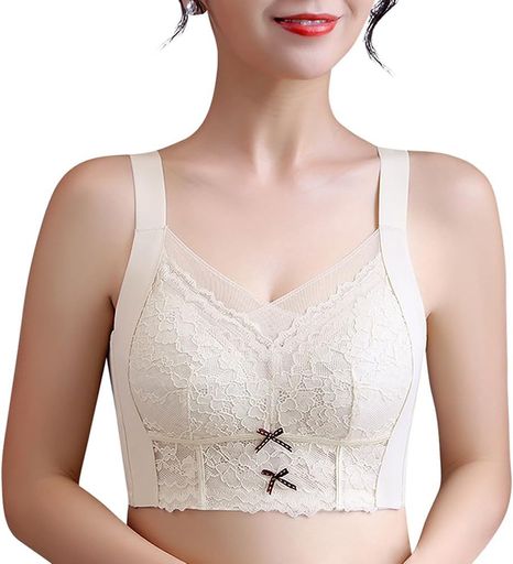 【ソフトな肌触り、快適な装着感】高品質な素材を使用し、ソフトな肌触り、シームレスで刺激のない装着感を実現。ノンワイヤーブラジャー、とても柔らかく、バストにフィットしやすく、自然なシルエットで、締め付け感がなく、快適な着け心地です。 【胸を小さく見せるブラ】バストの突出をおさえ、トップ周径を効率的に減らすことで、着やせ効果のあるブラジャー。バストトップからサイドを押さえるほっそりシートで、ボリュームを上下のカップにきれいに逃がしてコンパクトにメイク! 【バストの膨らみ、立体感を抑えた独自のカップ】より胸を小さく見せるようカップの膨らみは極限まで抑えつつ、自然で美しいバストラインを実現。胸を押し潰すだけじゃない独自設計だから、ストレスフリー。 【脇高設計】気になる脇肉をしっかりキャッチ!はみ出さず、流さずにサポートします。すっきりとしたシルエットに補正してくれます。5段4列ホック付きでその日の体調に合わせサイズ調整でき。 【カップとレースを分けてデザイン】カップとレースが分離しているので、胸同士がくっついてしまうことを最低限に抑え、胸元に汗がたまりにくい。カップがバストの形に添いやすく、綺麗にフィットします。
