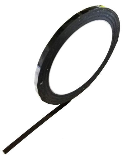 商品サイズ:5mmx66m 厚み0.05mm カラー:黒・赤・緑・黄の4色からお選びください 用途:体育館などのライン引き。ホワイトボードの罫線に。バイクのカウルやタンクに直接貼ってライン仕様に。同じくタンクに貼って塗装時のマスキングに。 5mm幅と非常に細いテープとなりますので輸送時に歪みができる場合がございます。 テープの側面に他の色が着色している場合がございます。