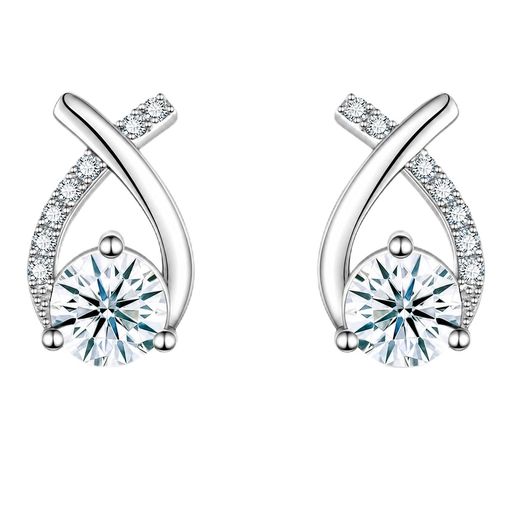 【製品仕様】ピアスサイズ:(縦)約15mm✕(横)約15mm。約:0.9CT*2.重さ:2.2g.軸長さ:約11mm、軸太さ:0.9mm-1.0mm(18G)。 【AAAAAジルコニア採用】最上級位AAAAAの「ピュアブリリアンス」シリーズを使用し、大粒でボリューム感があるジルコニアです。 【デザインについて】“幸運鯉.”ピアスは、鯉の形をデザインし、愛情幸福と万事めでたく顺调に运ぶという意味。フォーマルやカジュアルなど、どんなスタイルにも合わせやすい。 【金属アレルギー の方でも安心】金属はすべてシルバー925を使用。金属アレルギーなど、肌が敏感な方でも優しく安全にお使いいただけます。 【オリジナルジュエリーケース付き】オリジナルジュエリーボックスに入ってのお届けなので、そのままプレゼントに使えます。日常使い、自分へのご褒美や就職祝い、誕生日プレゼント、クリスマスプレゼントなど、ぜひご愛用ください。
