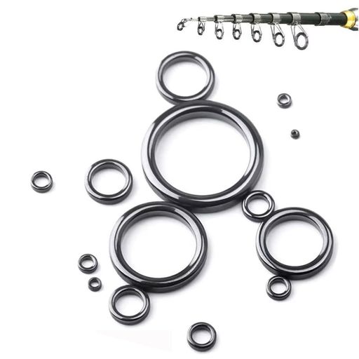 【ロッド修理交換キット】さまざまなモデルの製品が28個入りで、ブラックセラミックリング2〜30mm各2個を含んでおり、磯遠投竿、磯上物竿、振出、船小物、メバルなどルアーフィッシングのライトゲームなどに使われています。さまざまなリング径の要求を満たし、さまざまなタイプのロッドの修理が可能です。 【高品質】滑らかな細工のセラミックを使用したロッドリペアキット。 この素材は、故障や早期磨耗の原因となる摩擦や熱などを軽減します。 ロッドアイリペアキットの内部は滑らかで光沢があり、ロッドリングの表面は滑らかなので、ラインを傷つける可能性を大幅に減らすことができます。精密な加工により製品の耐久性と安定性を確保します。 【釣り糸を守る】内輪が滑らかなセラミックリングは、磨耗による釣り糸の破断リスクを大幅に低減します。 外輪の表面が粗いため、取り付けが容易で、ガイドリングとより強固に密着し、簡単に脱落することはありません。 【取り付け簡単】まずロッドガイドの内径を測定し、次にセラミックリングの正しい外径を選択する必要があります。セラミック リングは、正確なサイズに研磨し、エポキシ接着剤で接着することができます。