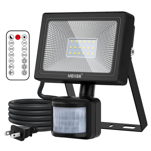 屋外 【主な仕様】:消費電力:10w;LED発光源:SMD;昼白光;色温&amp;ルーメン:6500K1000LM;最適照明範囲:4mx4m;ケーブル:1.5m;入力電圧:AC90-120V50/60Hz;反射板:断熱材ーナノ;サイズ:118mmx142mm;「リモコン付き」「常時点灯機能付き」「led設計寿命:50000時間以上」「発光角度:120°」「検知範囲:180°」「リモコン操作」「防水レベルー:IP66」「2年間の保証」 【最新改良センサーライト&amp;高輝度1000ルーメン&amp;省エネ&amp;常時点灯機能】お客様の声をもとに全面改良を行い、リモコン操作を追加しました。使い方もさらに便利になりました。昼白色は6500kの超高輝度LEDチップを搭載し、明るさは1000ルーメンまで達します。高照度の新しいランプビードが搭載されました。同じ電源条件の下で、アップグレードされた明るさが向上し、よりエネルギー効率も高くなっています。また常時点灯機能付き(1H2H3H常時点灯設定可能)長時間照明が可能です。