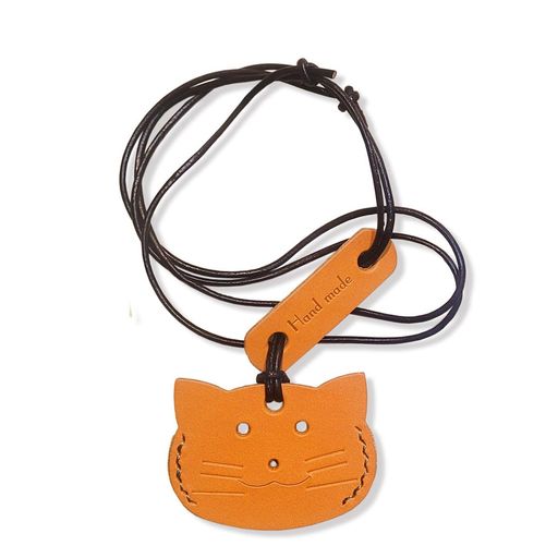 [byDream]可愛い猫フェイス模様首掛けペンホルダーメガネホルダー猫キーホルダー本革ネコネックレス革..