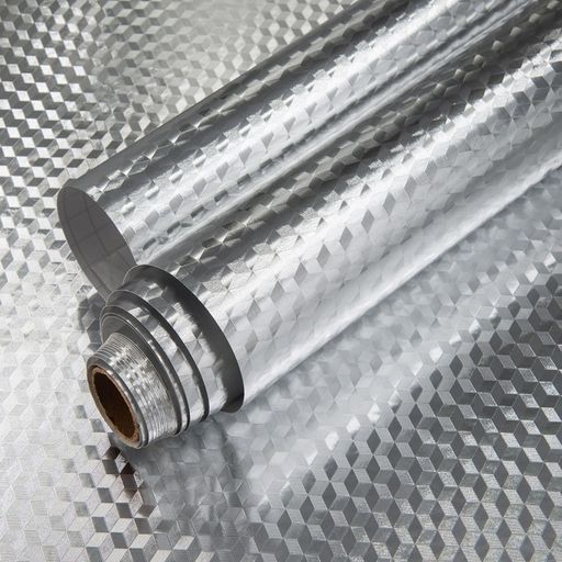 【耐熱·汚れ防止キッチンシ一ト】 キッチン周りの壁や調理台は手軽にサッとお掃除したい。そんな悩みを解消してくれるのが、耐熱·汚れ防止キッチンシ一トです。壁や調理台に貼るだけで油や調味料の飛び散り対策になり、水拭きだけで汚れが落ちるのでお手入れもらくらく。ホルムアルデヒドを含まない環境にも優しい素材で、耐熱性も抜群なのでコンロ周りにもご使用いただけます。 【商品仕様】 「素材」:PVC(ビニール) 防水・防カビ・抗菌・防汚・耐油性・耐高温性・無臭無毒 「「サイズ」:幅60cmx長さ3m/1.8平方メートル、「カラー」:シルバーチェック柄 壁紙シートの裏面はオリジナルの方眼紙がついているため、カットもしやすく長さもわかりやすい仕様となっています。不器用な初心者でも簡単DIY! 【裏面を剥がして貼るだけ】 面倒なのり付け不要!。届いてすぐ貼れるシ一ル式、裏面がシ一ルになっているので糊やテ一プは必要ありません。裏面の台紙(剥離紙)を剥がして貼るだけで簡単にキッチンをアレンジできます。抜群の粘着性でしっかり貼れて、時間が経っても自然に剥がれることはありません。