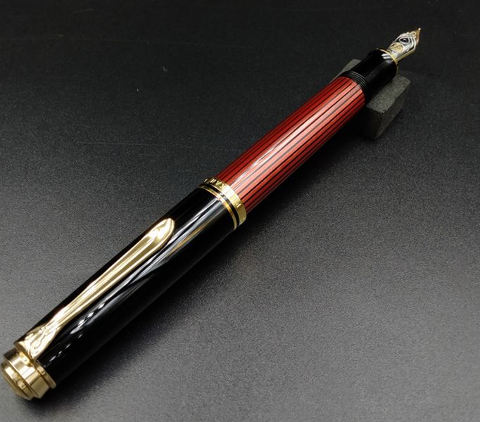 Pelikan ペリカン スーベレーン M600 レッドストライプ Red stripe ロジウム装飾14金ペン先 万年筆