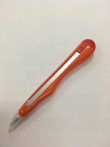 ◆△本物そっくりリアルな 工具ボールペン　カッター柿色タイプ
