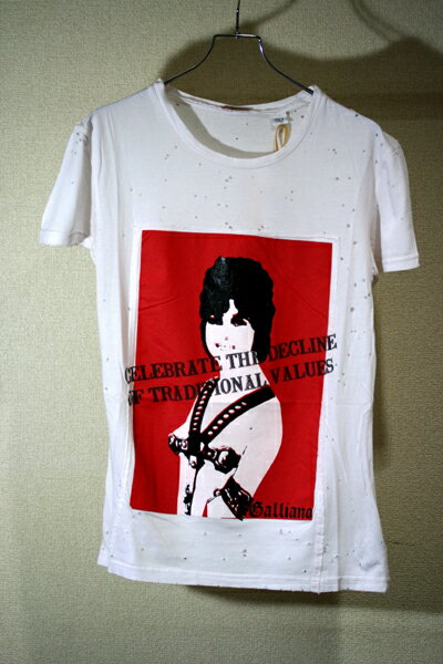 ★ポイント5倍★ジョンガリアーノ John GallianoプリントTシャツ WHITEAUR732Y AR600A 010【送料無料】 【あす楽対応】 【コンビニ受取】 【海外配送】 【国際配送】