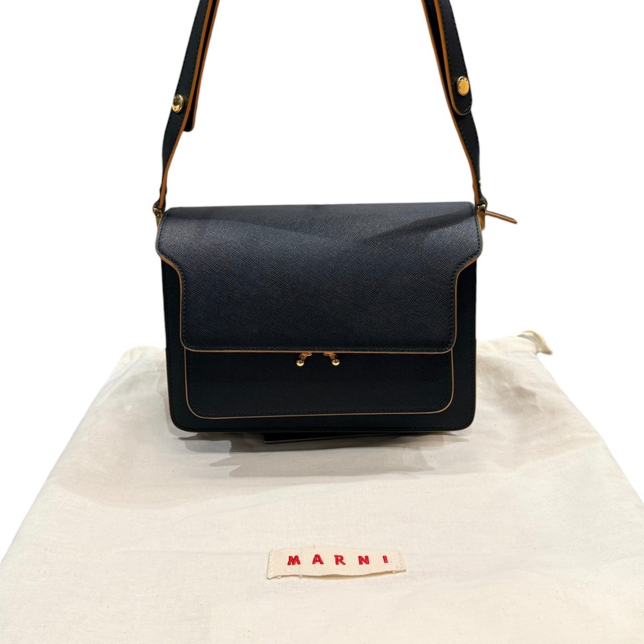 乐天商城 - MARNI マルニ TRUNK サフィアーノレザートランクミディアムショルダーバッグ SBMPN09U07 LV520 ブラック 15244