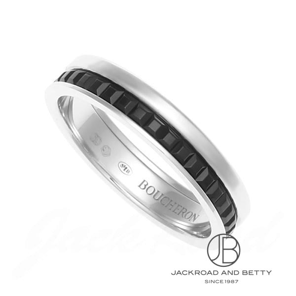 [商品ID：bo137-20] &nbsp;PRODUCT&nbsp;&nbsp;-&nbsp;商品名&nbsp;- BRANDブランド ブシュロンBOUCHERON MODELモデル キャトル ブラック リング ハーフQUATRE BLACK RING HALF REFERENCE型番 JAL00206 &nbsp;DETAILS&nbsp;&nbsp;-&nbsp;商品詳細&nbsp;- 卓越した金細工の技術をもつ老舗メゾン「ブシュロン」 パリ・ヴァンドーム広場に本店を構えた最初のジュエラーでもあり、 時を越えたクラフツマンシップに確固たる力を注ぎつつ、 常に流行と芸術の変動を取り入れ、名声を欲しいままにしてきました。 そんな数あるコレクションの中でも、世界屈指の技術を楽しめるのが「キャトル」です。 「キャトル」とは、フランス語で“4”を意味します。 イエロー、ホワイト、チョコレート、ピンクの4色のゴールドを鮮やかに配しながら、 「グログラン」「ポワント・ド・ディアマン」「ファセット」「ゴドロン」の4つの代表的モチーフを ひとつに集約するという門外不出の製法でつくられたキャトルは、ブシュロンの真骨頂と言えるでしょう。 ハイジュエラーならではのこだわりの逸品は、指先を華やかに彩ってくれます。 デザイン美学の結晶、心に響く魅惑のジュエリーです。 ※日本リングサイズはメーカー基準です。 ※実際のサイズは若干の個体差がある場合がございますのでご了承くださいませ。 ヨーロッパサイズ：60 &nbsp;SPEC&nbsp;&nbsp;-&nbsp;商品スペック&nbsp;- 素材 ： (ゴールド：18K)ホワイトゴールド/ピーブイディー 付属品 ： メーカー純正BOXあり販売証明書あり リング号数(日本) ： 20.0号 種類 ： リング