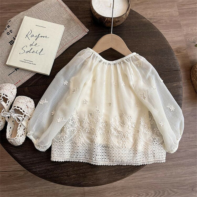 Beulah Fashionのベビー服 ラッシュガード 女の子 uvカット 子供服 キッズ パーカー シャツ 涼しい UVカット アウター レース ブラウス 長袖 カーディガン 赤ちゃん 薄手 トップス 日焼け止め 夏用 パーカー 花柄 おしゃれ 夏 冷房 紫外線対策 無地 冷感 おしゃれ 可愛い 80-120cm｜アングル3