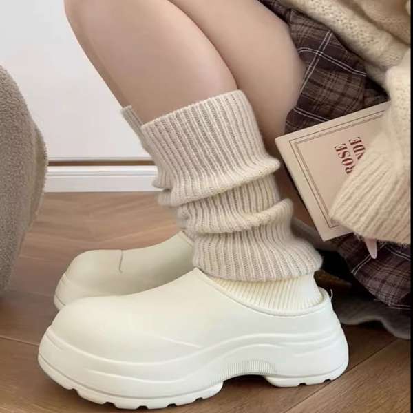 可愛い厚底ブーツ 軽量 レディース おしゃれ レインシューズ 裏ボア 暖かい冬靴 保温レインブーツ 黒 歩きやすい 防寒 スリッポン韓国美脚 アンクルブーツ軽い 滑り止め長靴 暖か