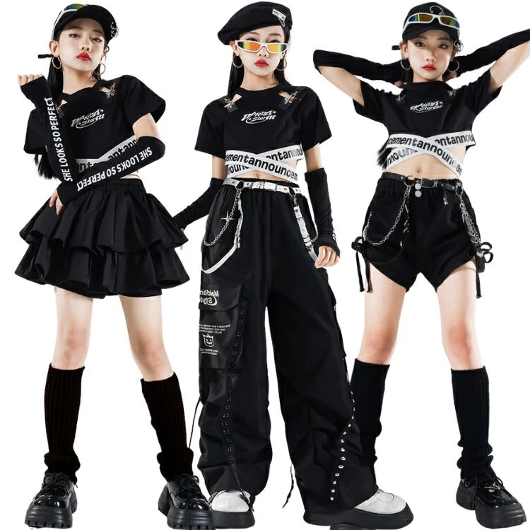 Rakuten - 韓国風 ステージ衣装 ヒップホップ 黒 白 ショーツ パンツ スカート トップス ダンス衣装 キッズダンス 女の子 ジャズダンス ダンスウェア チアガール ガールズ 上下 応援団 演出服 かっこいい セットアップ キッズ ブラック ホワイト デザイン 子供 HIPHOP