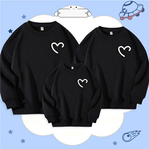 width="100%"> 商品詳細 商品特徴 ●おしゃれな親子ペアルック服。 ●家族揃いで幸せ感たっぷり。 ●家族旅行、撮影、運動会、お出かけに最高。 ●誕生日記念日、ご家族へ感謝の気持ちとしての贈り物に大人気。 ●着心地の良い柔らかい素材を使用しています。 ●カジュアルなファッションにピッタリのアイテムです。大人から子どもまでサイズ展開があり、センスを感じる親子お揃いコーデにおすすめの1枚になっています。 ●パパやママへのプレゼントにも、親子でペアが楽しめるトレーナーは嬉しいもの。記念にもなりますよ。 商品内容 トレーナー単品 素材 綿80%、ポリエステル20% 素材特徴 綿は天然素材のため肌触りがよく、しっかりとした質感が魅力的な素材です。 素材感 普通（薄い、やや薄い、普通、やや厚い、厚い） 販売対象 自宅用、ギフト用 【サイズ詳細】 【子供100】着丈：38cm、バスト：72cm、袖丈：40cm、参考体重12.5-15kg 【子供110】着丈：41cm、バスト：76cm、袖丈：43cm、参考体重15-18.5kg 【子供120】着丈：44cm、バスト：80cm、袖丈：47cm、参考体重18.5-22.5kg 【子供130】着丈：47m、バスト：84cm、袖丈：51.5cm、参考体重22.5-28kg 【子供140】着丈：50cm、バスト：88cm、袖丈：56cm、参考体重28-34kg 【子供150】着丈：53.5cm、バスト：92cm、袖丈：60.5cm、参考体重34-40kg 【子供160】着丈：57cm、バスト：96cm、袖丈：65cm、参考体重40-50kg 【大人S】着丈：67cm、バスト：104cm、袖丈：57cm、参考体重45-55kg 【大人M】着丈：69.5cm、バスト：109cm、袖丈：58cm、参考体重55-60kg 【大人L】着丈：72cm、バスト：114cm、袖丈：59cm、参考体重57.5-67.5kg 【大人XL】着丈：74.5cm、バスト：119cm、袖丈：60cm、参考体重65-72.5kg 【大人2XL】着丈：77cm、バスト：122cm、袖丈：61cm、参考体重70-80kg 【大人3XL】着丈：79.5cm、バスト：129cm、袖丈：62cm、参考体重80-100kg 【大人4XL】着丈：82cm、バスト：134cm、袖丈：63cm、参考体重95-110kg サイズについて不明なお客様はお気軽にお問い合わせください。 送料 沖縄以外送料無料、沖縄地方1500円 ラッピング対応 ラッピング袋手配可能。 注意事項 ※表示サイズがある場合、多少の誤差(約1-3cm)が生じる場合がございます。 ※製造上、細かな汚れやシワ糸のほつれが発生する場合がございます。 ※モニターの発色の具合によって実際のものと色が異なる場合が御座います。 ※&nbsp;商品の仕様は、製造元の都合により予告なく変更することがあります。また、突然の欠品等で商品手配の遅れや手配ができない場合がございます ので、ご了承ください。 ※土日祝祭日のご注文およびお問い合わせへの弊社からのご連絡は、翌営業日となります。 ※その他のよくあるご質問。【関連キーワード】親子ペア パパ ママ ペアルック カップル 長袖 ペアカップル親子 カップルお揃い 服 プレゼント親子 親子ペアルック　親子ペアトレーナー 親子お揃い　親子ペアルック　トレーナー 親子お揃い　トレーナー メンズ レディース ユニセックス おそろい親子服 兄弟お揃い 姉妹お揃い　トレーナー 長袖 プレゼント ギフト 子供 親子 お揃い服