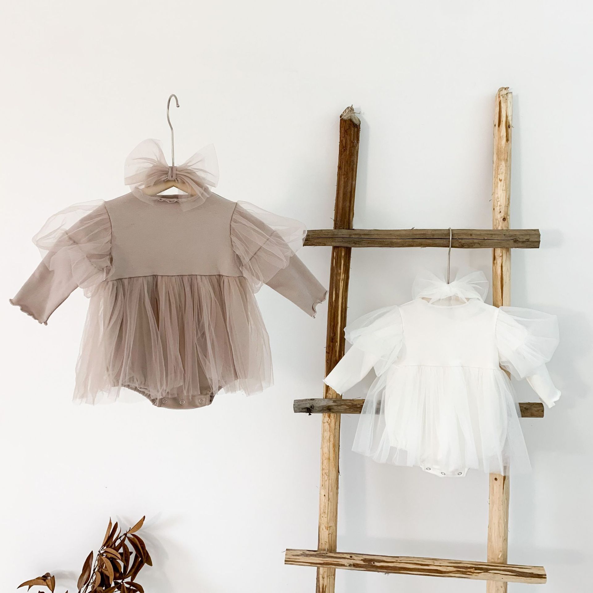 ロンパース 女の子 カバーオール　ワンピース 夏服 子供服 ベビー服 ガールズ 春　秋 韓国風 可愛い 洋服 パジャマ キッズ 赤ちゃん 服 柔らかい 　新生児 出産お祝い 百日祝い お宮参り お食い初め セレモニードレス ギフト 66 73 80 90 100cm レース 母の日 3