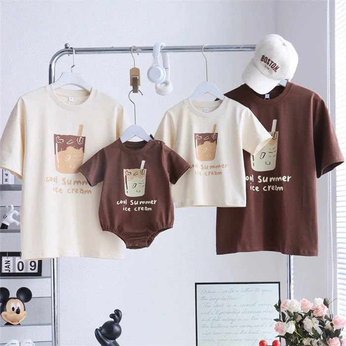 Rakuten - 親子 ペアルック ロンパース ベビー服 赤ちゃん Tシャツ カバーオール おもしろ 親子ペア リンクコーデ 家族お揃い 兄弟 お揃い おそろい 女の子 男の子 パパ ママ キッズ レディース メンズ 出産祝日 プレゼント おしゃれ 家族写真 韓国 可愛い ベージュ コーヒー