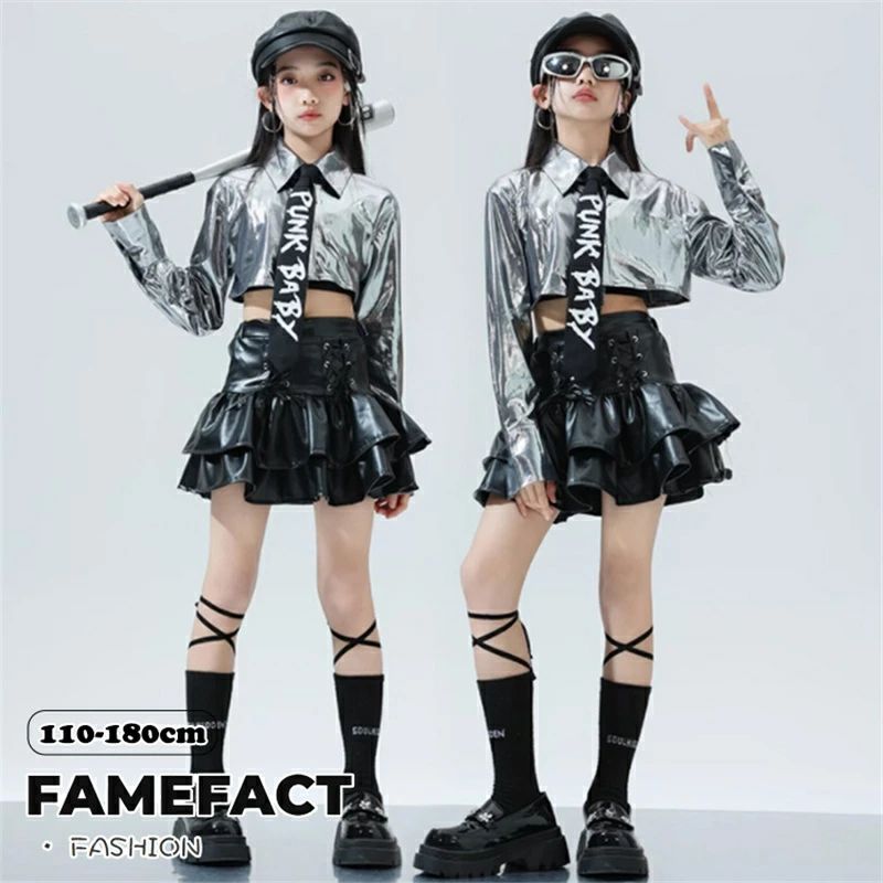 商品詳細 商品内容 セットアップ 素材 ポリエステル カラー 写真通り サイズ （cm/kg） サイズ 適応身長 110 100-110 120 110-120 130 120-130 140 130-140 150 140-150 160 150-160 170 160-170 180 170-180 ※サイズは平置きの状態で計測しています。 ※測る箇所により、若干の誤差が生じる場合もございます。ご了承下さいませ。 関連商品 注意 ※モデル着用画像は撮影環境により実物の色と異なって見える場合がございます。 ※ご覧の端末のモニター設定によっては実物の色味と異なって見える場合がございます。