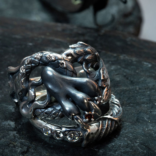 【マラソン限定！P3倍】[公式] ブラッディマリー ダミア リング w/ ホワイトトパーズ ガーネット Bloody Mary メンズ レディース シルバー アクセサリー ジュエリー 指輪 爪 蛇