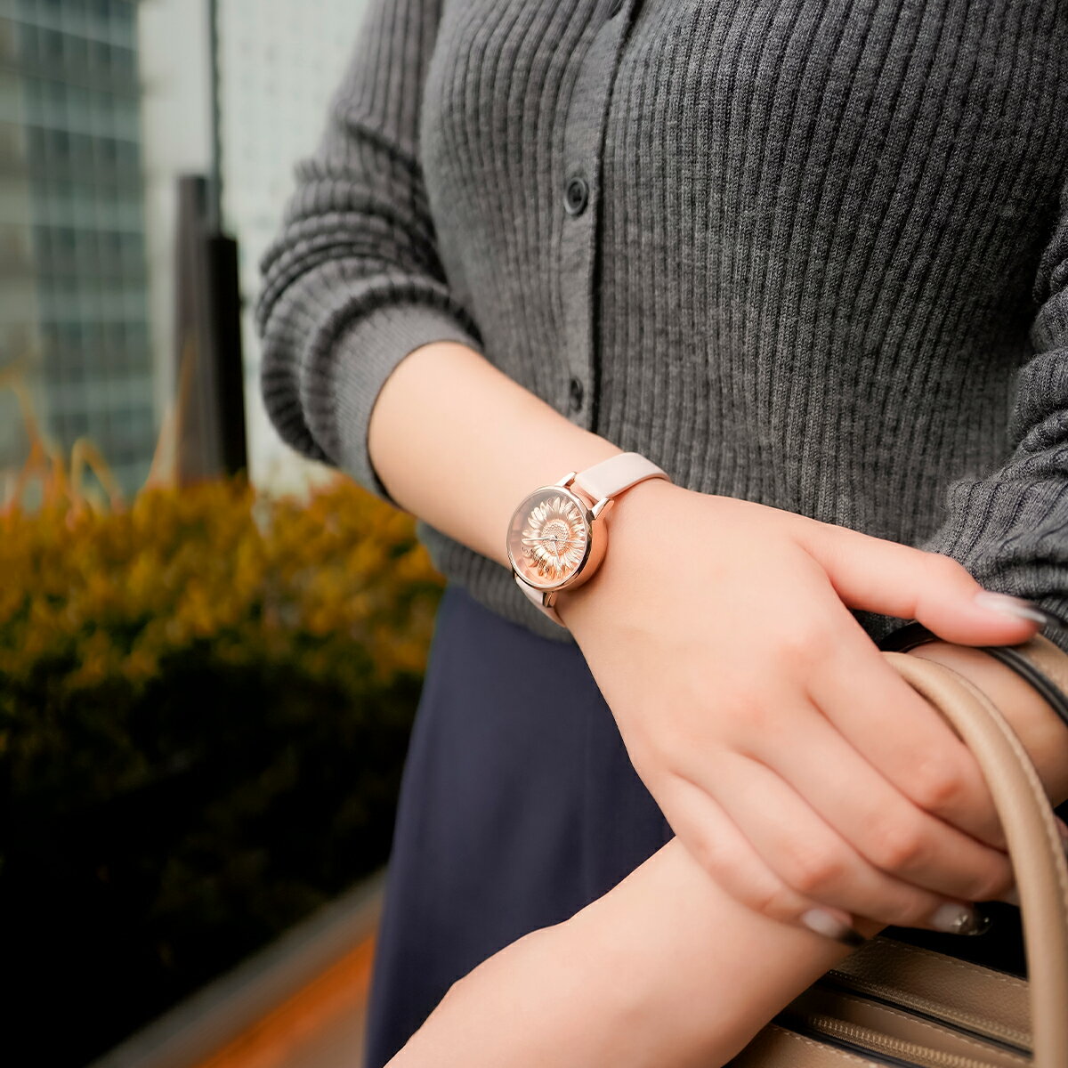 オリビア・バートン 3D フラワー - ミディ ローズゴールド ライトブラッシュ レザー レディース ウォッチ OLIVIA BURTON プレゼント ギフト 贈り物 女性