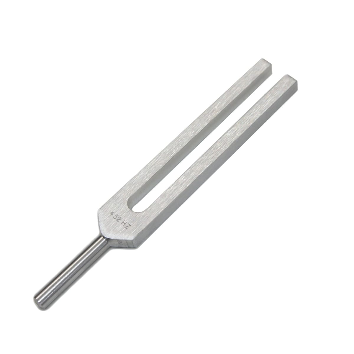 BIOSONICS社製 Tuning Fork (432)素材　高品質アルミ合金(正確で長く周波数を出すことができます) 外形寸法 17.5cm × 2.5cm1秒間に一定周期で発生に1回の周波数・振動数をヘルツといい、 数値が大きくなると高い音、小さくなると低い音を表します。 宇宙の規則性と数学的に一貫しているため 「宇宙の波動」とも呼ばれています。 1953年に国際標準化機構（ISO）によって定められた 音楽の基準となる音の高さ「基準周波数」440Hzよりも 432Hzの方が美しいとの意見もあります。●ギターのチューニング ギターのボディに音叉の玉の部分を当てることで（ラ）の音が共鳴します。 その音を聞きながら、同時に5弦の音を鳴らし、 耳で確かめながらペグを回してチューニングしていきます。 初心者には難しいですが音感を鍛えることができます。●ヒーリング使用方法 膝でタップ 膝でタップする場合は、膝頭の下の音叉の平らな面を軽くたたきます。 音叉を耳から3～6インチほどゆっくりと耳に近づけ、音を聞きます。 しばらくすると振動が弱くなるので、この動作を繰り返します。 振動中に柄の部分をツボや経絡や骨などにあて 波動を取り込むヒーリング方法もございます。 最高品質 BIOSONICS社 チューナー