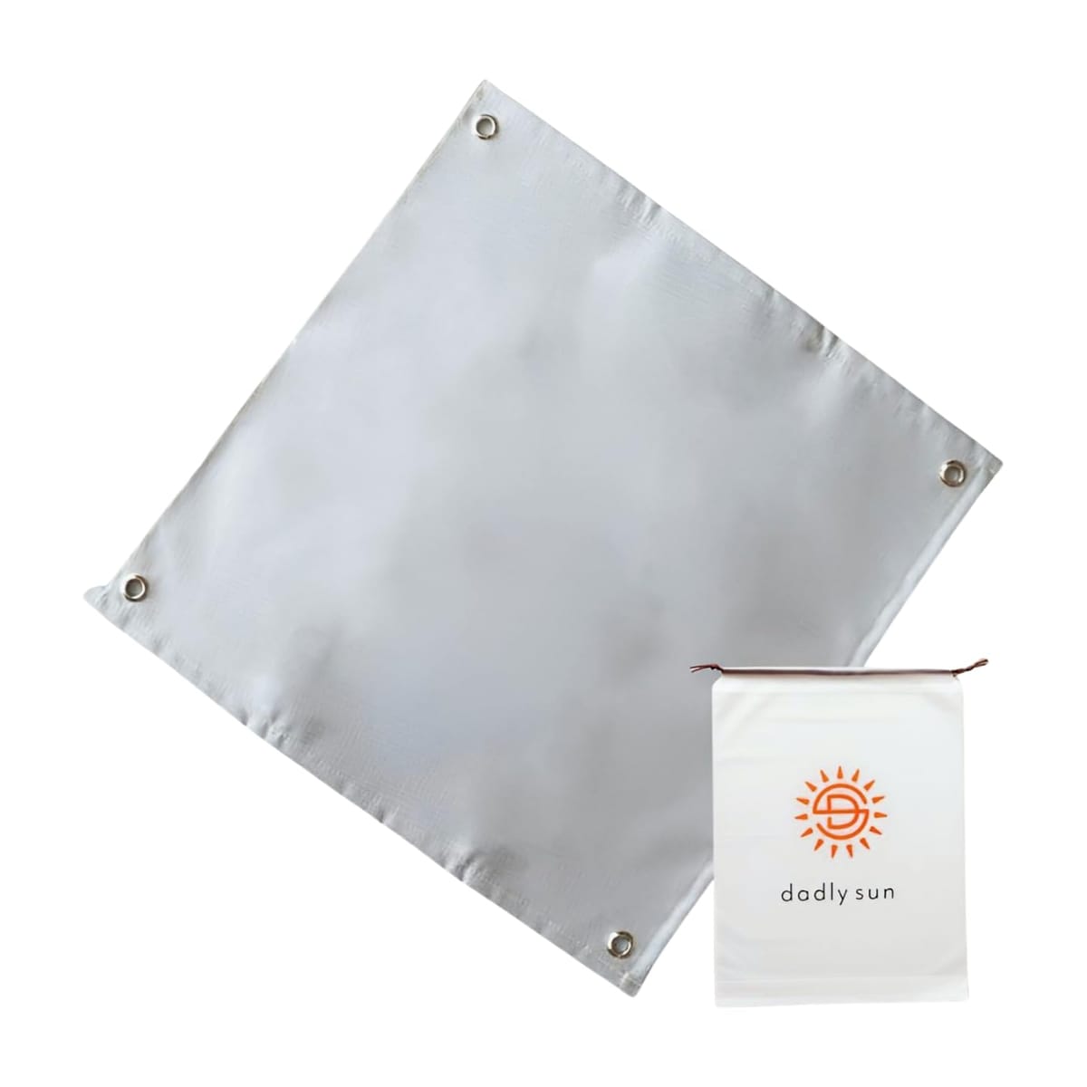 ⛺️dadly sun耐火シート：安全で快適なアウトドア体験を〜　dadly sun耐火シートは、安全性と快適さを追求した日本ブランドの製品です。耐火性能とスタイリッシュなデザインで、様々なアウトドアシーンに対応します。 🔥優れた耐火性能と耐久性◎ガラス繊維素材に両面シリコンコーティング◎連続使用800℃、瞬間1500℃の高温耐性◎三層構造で高耐久性、繰り返し使用可能◎難燃性糸使用で火の粉に強い ✋素手でも快適な使用感◎シリコンコーティングでチクチク感なし◎敏感肌の方も安心 💧簡単メンテナンス◎両面撥水加工で水洗い可能◎汚れが付きにくく手入れ簡単 ⛺️多様な用途◎2サイズ（95cm×60cm、50cm×50cm）◎2色展開（ブラック、シルバー）◎キャンプ、BBQ、ピクニックに最適◎四隅のペグ穴で風にも強い◎壁面保護や卓上BBQグリルにも使用可能 【使用上の注意】◎耐火・耐熱シートであり、断熱シートではありません◎地面から20cm以上離れた焚き火台を使用 ◎開封時の繊維付着は品質に影響なし 【品質保証】安心の初期不良保証30日間付き 商品に不具合や初期不良が見つかった場合、返品・返金対応、または新品との交換のいずれかをお選びいただけます。迅速・丁寧な対応を心がけておりますので、ご不安な点がございましたらお気軽にお問い合わせください。 dadly sun焚き火シートで、安全で快適なアウトドア体験をお楽しみください。 ・素材：シリコン加工ガラス繊維 ・耐火温度：連続使用800℃、瞬間使用1500℃ ・縫製：難燃性糸使用 ・サイズ：95cm×60cm、50cm×50cm ・カラー：ブラック、シルバー ・付属品：収納袋 ・重量：軽量設計で持ち運びが簡単 ・固定方法：四隅にペグ穴あり ・用途：キャンプ、バーベキュー、ピクニック、ウッドデッキ保護