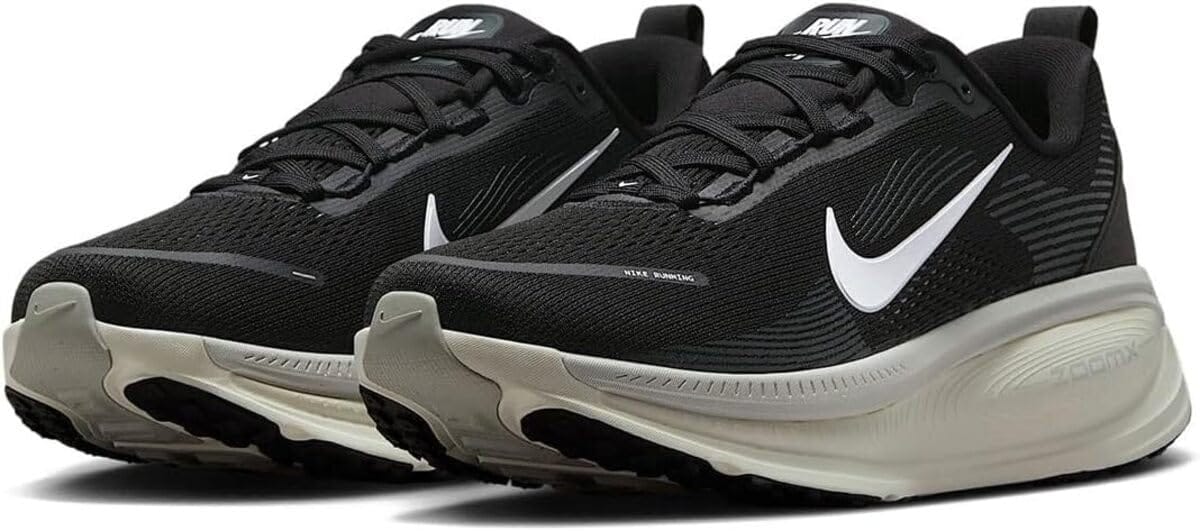 [ナイキ] ボメロ 18 Vomero 18 ブラック/ココナッツミルク/ライトアイアンオール/サミットホワイト HM6..