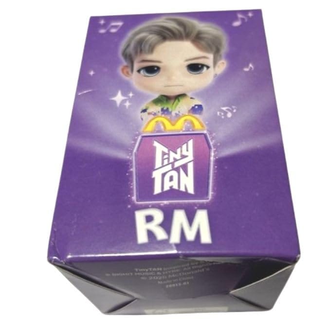 アメリカのマクドナルド限定で登場した、TinyTANのRM（ナムジュン）フィギュアは、ここでしか出会えない特別な存在感を放つコレクターズアイテムですパープル基調のBOXには「TinyTAN」「RM」のロゴがはっきりと印字され、開封前からワク...
