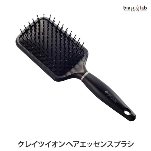 biasu【商品名】クレイツイオンヘアエッセンスブラシCIB-T01S[CREATEION][Brush]サイズ約L265×H85×W35mm【メーカー/ブランド】株式会社クレイツ・クレイツイオン【商品概要】潤いとツヤのある美髪へ導く、「アルガンオイル」配合のヘアエッセンスブラシパサついた髪や広がる髪も、ブラッシングするたびにしっとりとした潤い感と輝くツヤを与えます。製品特徴・アルガンオイル・クレイツイオンR加工毛「アルガンオイル」を含浸させたブラシ(ピン)部に、クレイツイオンR加工を施した特殊加工ブラシ。静電気が起こりにくく、オイルインでもベタつかず、ブラッシングするたび髪にしっとりとした潤い感と、輝くツヤを与え、健康的で美しい髪へと導きます。また、球状になったブラシ先端部が頭皮をやさしくマッサージします。【製品仕様】■重量：約145g■サイズ：約L265×H85×W35mm【商品区分】美容小物【広告文責】株式会社美アスTEL:086-728-5600・ご注文頂きメーカー発注後に欠品や終売になっている事が判明した場合には、ご注文をキャンセルさせて頂く事がございます。・掲載変更が間に合わず、商品画像とは違うデザイン(リニューアル後)の商品をお送りする事があります。・天然由来の材料や、材質を使用している商品は、その匂いが付着している事がございます。・メーカー等の都合により、商品規格・仕様（容量、パッケージ、原材料、原産国など）が変更される場合がございます。そのため、実際にお届けする商品とサイト上の商品情報の表記が異なる場合がございます。ご使用前に必ずお届けした商品の商品ラベルや注意書きをご確認下さい。詳細な商品情報が必要な場合はメーカー等にお問合せ下さい。(※仕様等、最新情報に更新するよう心掛けておりますが、メーカーの変更に間に合わない事もございます。現状優先として対応しておりますので、ご心配の方はご注文前に必ずご確認下さい。)疑問点・ご不明点がございましたら、お手数ですがご購入前に必ずお問い合わせ下さいますようお願い致します。