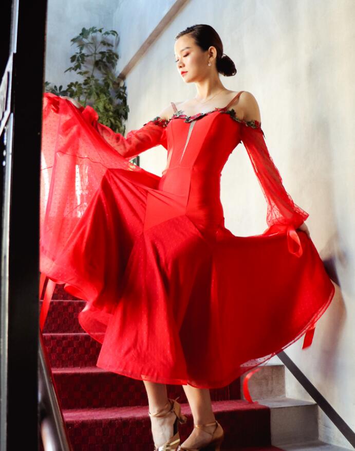 高品質 社交ダンス衣装 フラメンコ レディース ダンスウェア モダン衣装 社交ダンス ドレス スタンダードドレス ワルツ ダンドレス 競技用のドレス スレンダーモ練習着 ワンピース 大きい裾 ゴージャス ステージ衣装 パーティー ヴィーナス オーダーメイド可能