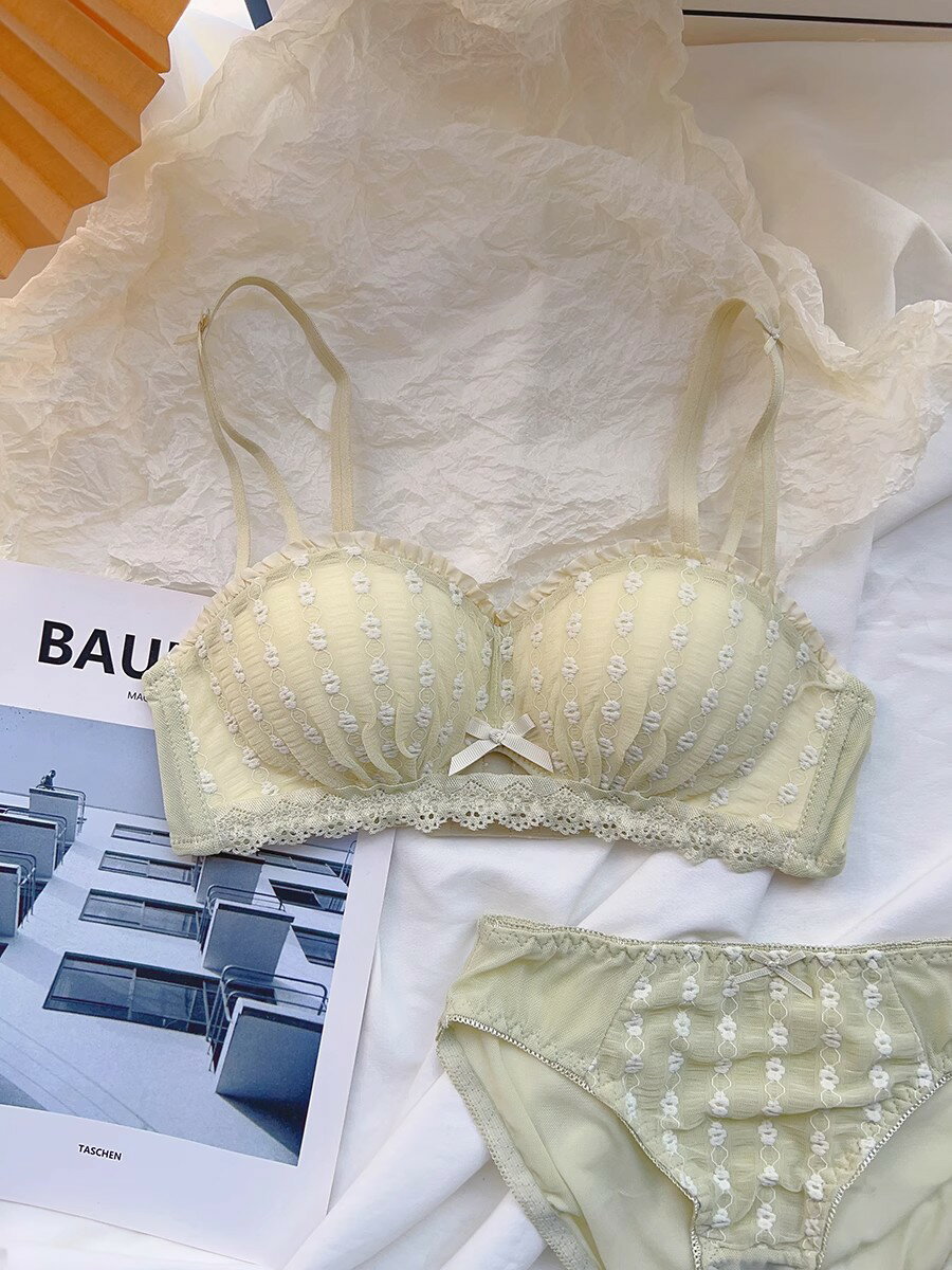 Rakuten - ランジェリー セットアップ 軽い セクシー 超盛りブラ ショーツ ブラセット bra set インナー ブラ&ショーツ セット 小胸 谷間ブラ 勝負下着 レースブラセット ブラジャー 上下セット 送料無料 ブラ ショーツセット 可愛い 薄手 学生 レディース 少女 通気性 女性 デート