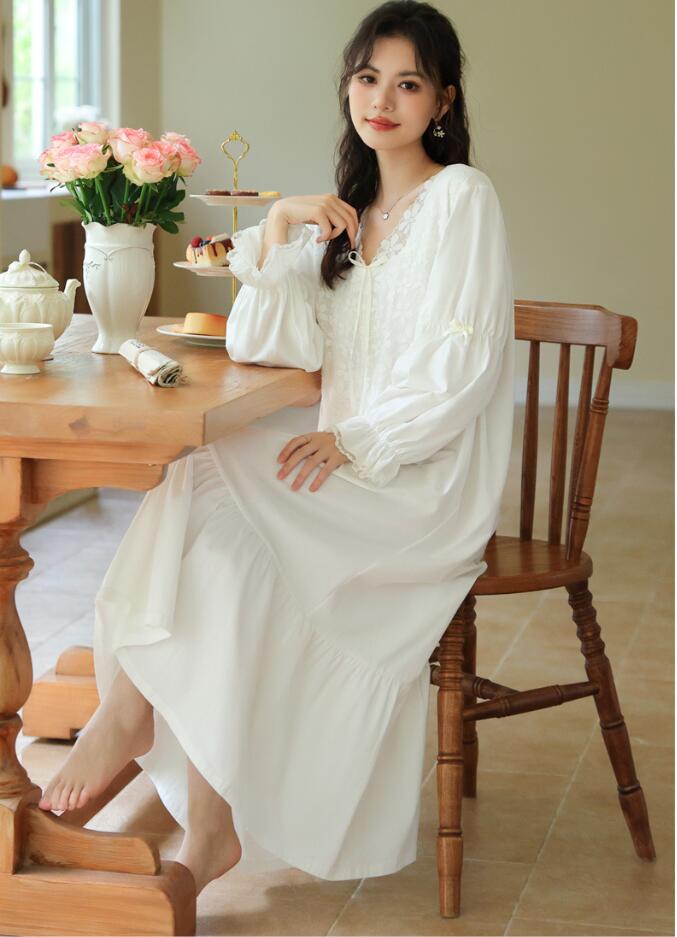 送料無料 ネグリジェ ロング 長袖ワンピース ロング丈 ルームウェア パジャマ 春 秋 ルームウェア 部屋着 寝巻き かわいい フリル 大人用 レディース プレゼント ロング マキシ丈ワンピース寝間着 エレガント Aライン Vネック ホワイト イエロー M L XL