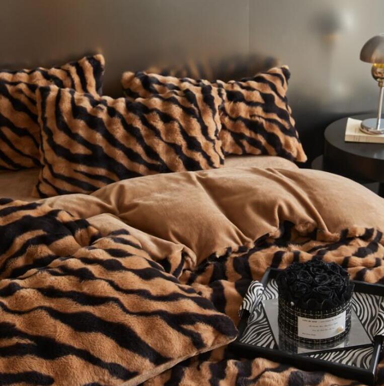 毛布カバー秋冬 送料無料 オシャレ 布団カバーセット 4点セット シマウマ ゼブラ ラビットファー調 厚手 なめらか ふんわり 暖かい ダブル クイーン フランネル 掛け布団カバー ボックスシーツ/フラットシーツ 枕カバー 寝具カバーセット静電気防止 洗える★激安★セール
