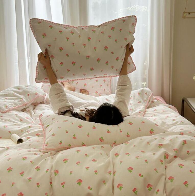 送料無料 布団カバーセット 4点セット ガーゼ 綿100% 小花柄 綿100% ダブル クイーン 可愛い 柔らかい 肌に優しい 四季通用 掛け布団カバー ボックスシーツ/フラットシーツ 枕カバー 速乾 防ダニ 洗濯可 寝具カバーセット おしゃれ 丸洗いOK 模様替え★激安★セール