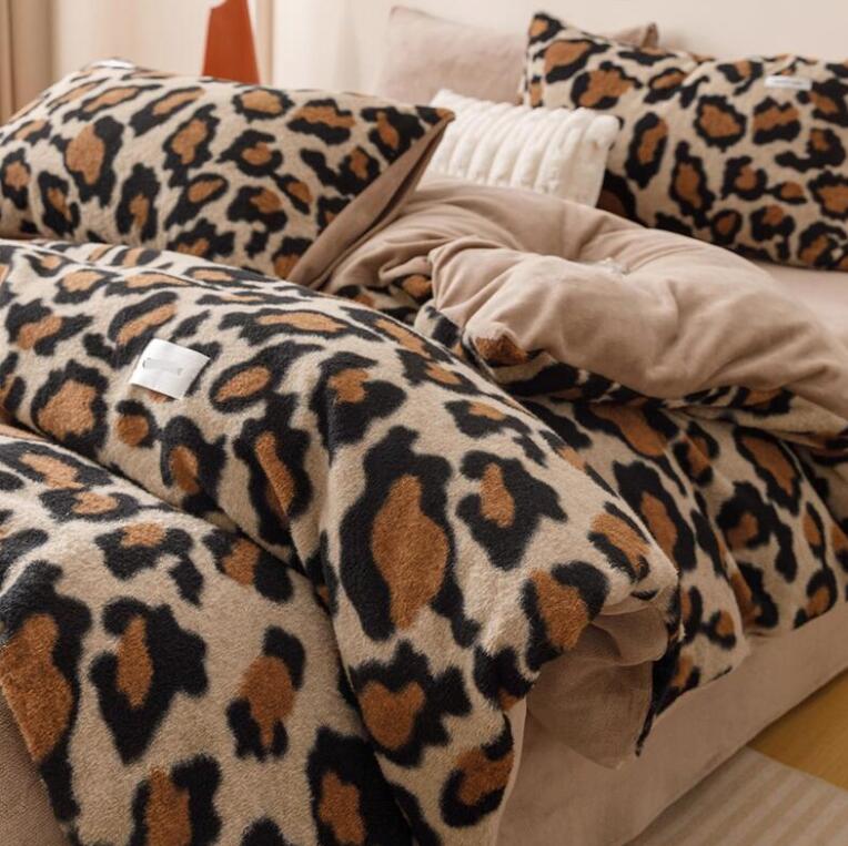 送料無料 掛け布団カバーセット ヒョウ柄 お洒落 秋冬 フランネル ふわふわ 暖かい シングル ダブル クイーン 掛ふとんカバー3点4点セット 布団カバー ボックスシーツ/フラットシーツ 枕カバー 寝具カバーセット 防寒対策 柔らか 新作 洗える シーツセット★激安★セール