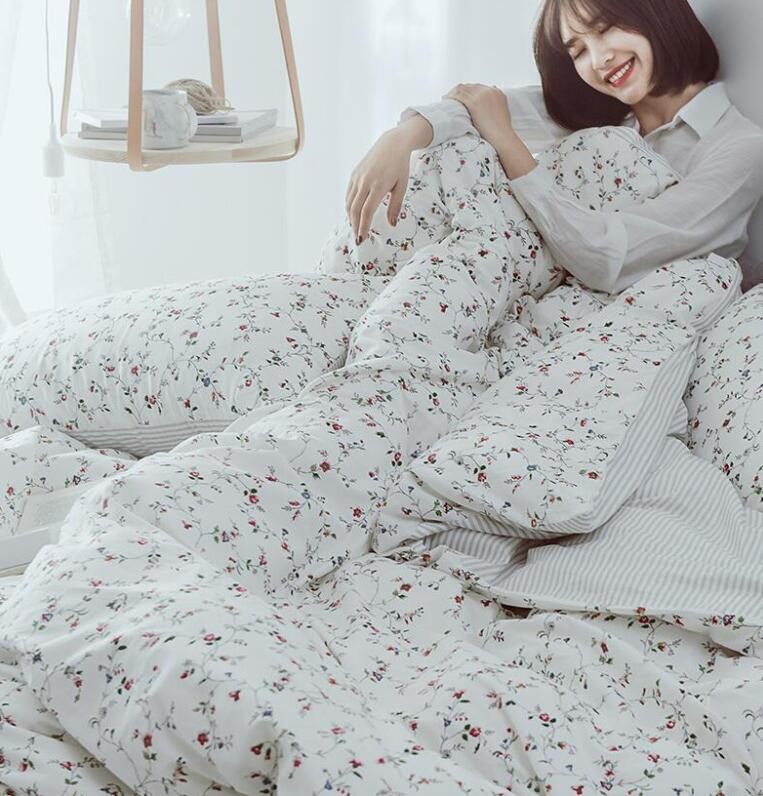 送料無料 布団カバー4点セット 小花柄 可愛い 韓国風 綿100% ダブル クイーン ボックスシーツ/フラットシーツ 柔らか 優しい肌触 通気 吸汗 速乾 枕カバー 布団カバーセット 四季通用 掛け布団カバー 寝室コーデ 洋式・和式兼用 寝具カバーセット 新作★激安★セール