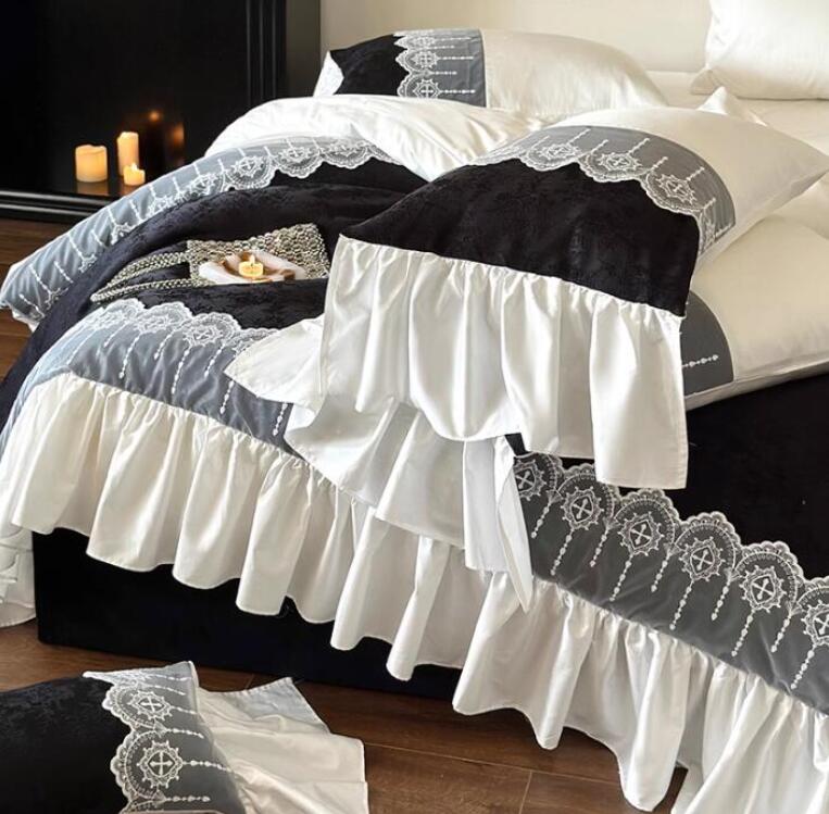 高品質 贅沢 レース 花柄 フリル付き 送料無料 布団カバーセット ブラック 黒白 レトロ 北欧 綿100％ 掛ふとんカバー4点セット ダブル クイーン ラットシーツ 通気性 柔らか 掛け布団カバー 枕カバー 寝具カバーセット 四季通用 優しい肌触り 新作 洗える★激安★セール