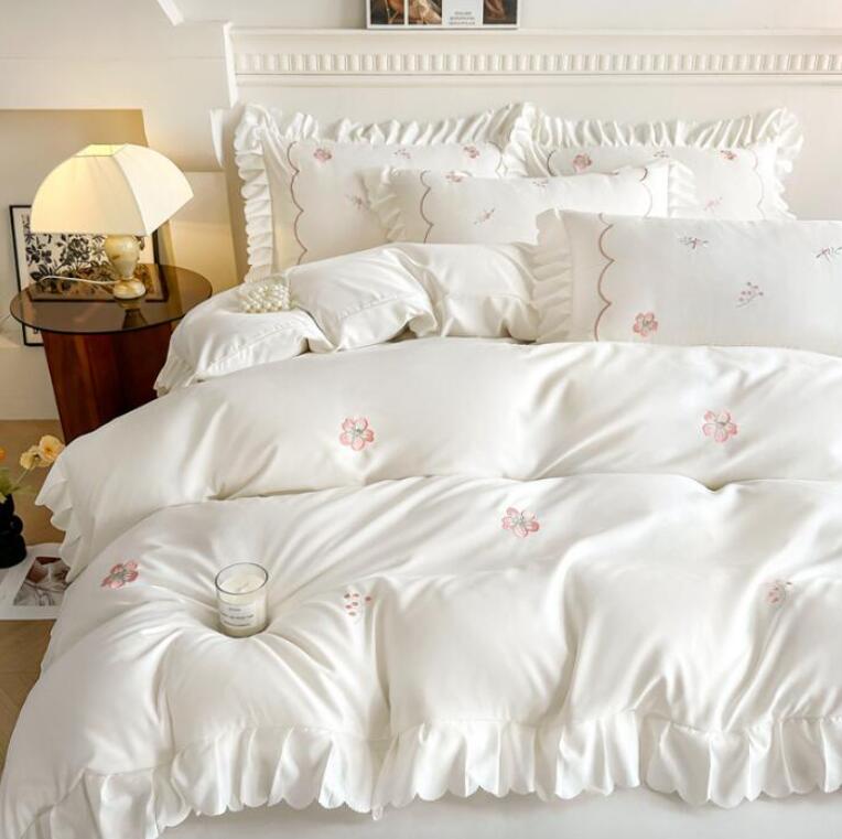 送料無料 掛け布団カバー3点セット4点セット 涼感 シングル ダブル クイーン 姫系 花刺繍 可愛い フリル シルクみたい ツルツル艶と手触り感 掛けカバー ボックスシーツ/フラットシーツ 枕カバー 布団カバーセット 寝具カバーセット 通気性 洗濯可 肌触り良い★激安★セール