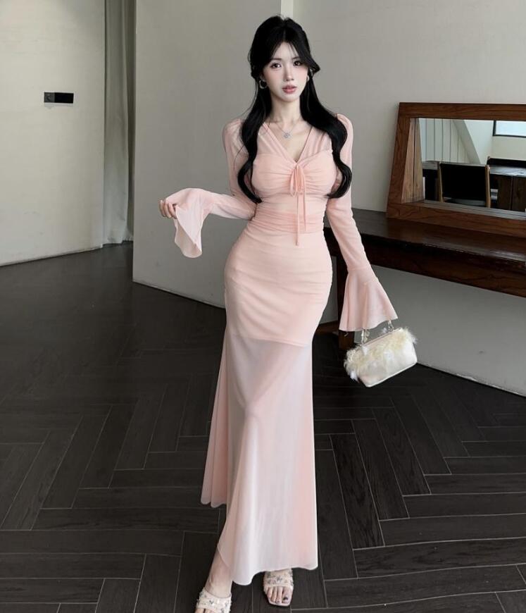 Rakuten - 【送料無料】キャバドレス タイトワンピース ロング丈 お呼ばれワンピース お嬢様 着痩せ レディースワンピース 韓国風 Vネック フリル袖 マキシワンピース 結婚式 二次会 イブニングドレス 高級感 ドレス 可愛い きれいめ ワンピース セクシー パーティードレス 誕生日