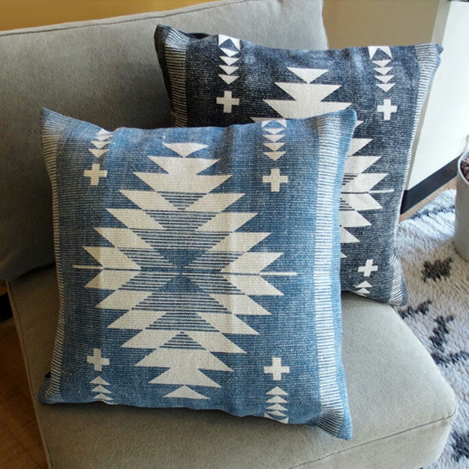 プリントウォッシュクッションカバーキリム PRINT WASH CUSHION COVER KILIM 45×45 クッション クッションカバー 綿 ファブリック ウォッシュ加工 厚手 キリム柄 遊牧民 ヴィンテージ レトロ サーフ 北欧 ブラック ブルー おしゃれ あす楽