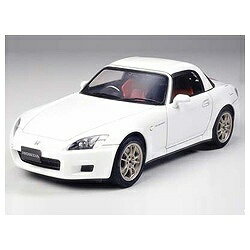 ホンダ創立50周年を記念して誕生したオープンスポーツS2000をキット化！シャープなフォルムや室内を実感たっぷりにモデル化。ステアリングホイールはDカットされたVGSタイプです。ハードトップパーツを用意して、オープンとハードトップ装着の2種類の仕様が楽しめます。また右ハンドル用に加えて左ハンドル用インパネもセット。10本スポークデザインの無限製ホイールにブリヂストンS-02タイヤを装着して足もとを引き締めました。エンブレムなどはメタルインレットマーク製、仕上がりの見ごたえを高めます。 ※お客様都合での『返品』『キャンセル』は不可とさせて頂きます。※記載の無い物につきましてはキャンペーンや特典は付属しません。※本商品が対象となるクーポンは、その期間終了後、同一内容でのクーポンが継続発行される場合がございます。