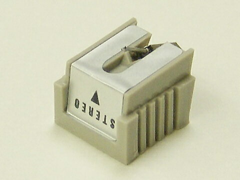 50-114は、SHARP（シャープ）のレコードカートリッジ：CART-114に使用できる、メーカーが製作した純正の針ではない、純正針と同等の性能を備えた代替針（交換針）です。対応レコードプレーヤー：RP-88、RP-1033、SR-1、SR-1P、SR-2、ライブ15SR、ライブ33この代替針（交換針）は「合成ダイヤ丸針」タイプです。標準的な円錐形状を持つ、一般的なレンジの音域を再生する汎用モデルです。一般的な寿命は約200時間です。