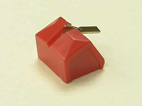 39-135は、SONY（ソニー）のレコードカートリッジ：VM-27Gに使用できる、メーカーが製作した純正の針ではない、純正針と同等の性能を備えた代替針（交換針）です。対応レコードプレーヤー：GL-1※、PS-600、PS-1350、PS-2800、コンサート1、シテム100、リッスン1000、リッスンR8この代替針（交換針）は「合成ダイヤ丸針」タイプです。標準的な円錐形状を持つ、一般的なレンジの音域を再生する汎用モデルです。一般的な寿命は約200時間です。