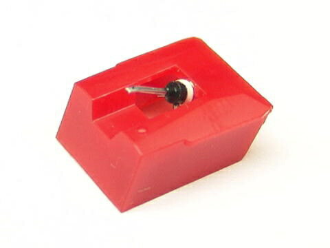 37-70Cは、Toshiba（東芝）のレコードカートリッジ：C-70Mに使用できる、メーカーが製作した純正の針ではない、純正針と同等の性能を備えた代替針（交換針）です。※対応レコードプレーヤー：SR-F3、SR-F5、SR-P3F、SR-P5、SR-P5F、SR-P6、SR-P6F、SR-P50F、SR-P90M、システムF3※、システムF5、システムF9C/II、システムF90、バードランド2R、バードランド2RX、バードランド2S、バードランド3R、バードランド3RX、バードランド3S、バードランド5R、バードランド5RX、バードランド5S、バードランド12R、バードランド25、バードランド30CD、バードランド35、バードランドAV30、バードランドRXこの代替針（交換針）は「合成ダイヤ丸針」タイプです。標準的な円錐形状を持つ、一般的なレンジの音域を再生する汎用モデルです。一般的な寿命は約200時間です。