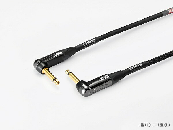 ピュアオーディオメーカーのORBより、PRO用ケーブルの登場です。端子には定評のあるノイトリック社製を使用。ガンメタリックカラーのメッキを施し、剛性アップと共に、傷がつきにくい堅牢かつ美しい外観を手に入れました。ケーブルには産業用機器用途でノウハウを得た、丈夫でノイズ対策を施したピュアオーディオグレードのJ7を採用、さらに質のよいケーブルネットをかけシャープさを増しました。半田に銀半田を使用し、ORB社内でマイスターの資格をもつ者のみが製作を行うなど、無駄の無い伝達のために一切の妥協を排除いたしました。通常モデルの「J7-Phone Pro」のほか、動きのあるステージパフォーマンス時に、ケーブルネットを踏んで滑ってしまうことを防ぐため、見えやすい楽器側にケーブルネットを残し、ルックスの良さを保ちつつ、パフォーマンスのしやすさを向上したパフォーマンス用ケーブル「for Stage Performance」、キーボードやスタジオなど、LRペアでの使用のため、2色（黒・青）のプラグ根元部のブッシングを使用した2本ペアのケーブル「Pair」、Patchケーブルなどもお選びいただけます。ORB J7-Phone Proで、より正確かつクリアな本来の音や声をご体感ください。