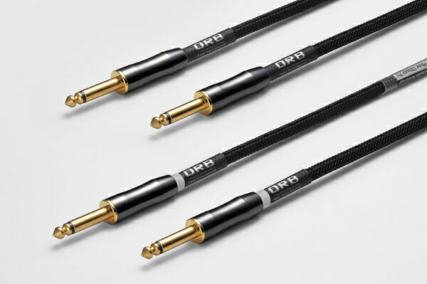 クリアで美しいサウンドを極めた ‘Ultimate(究極)’ なPRO用ケーブルの登場です。端子には優れた導電性をもつ純度99.9％の純銅プラグ「CINQBES(サンクベス)」を採用しました。解像度が高く、音質に影響する磁性を徹底排除し、優れたバランスのサウンドを提供します。またそのボディシェルにはガンメタリックカラーのORBオリジナルメッキを施し、美しいルックスを得ると共に、ボディ剛性を高め振動を防ぐことにより優れた音質を手に入れました。ケーブルには産業用機器用途でノウハウを得た、丈夫でノイズ対策を施したピュアオーディオグレードのJ7を採用、さらに質のよいケーブルネットをかけシャープさを増しました。