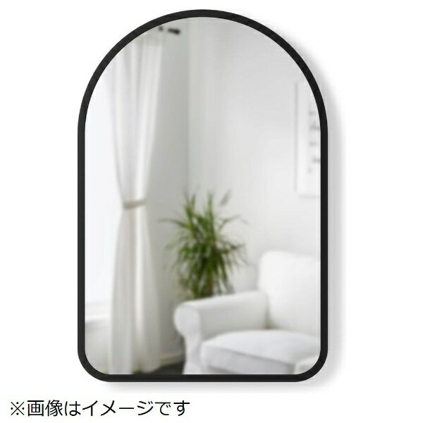 縁が黒いゴムで覆われているので床に置いてもキズが付きにくく、床置き・壁掛けのどちらでもお使いいただけます。鏡としてだけでなく空間の装飾としてもおすすめです。アーチ状の形状をしているため部屋に温かみのある印象を与えてくれます。付属のネジ、アン...